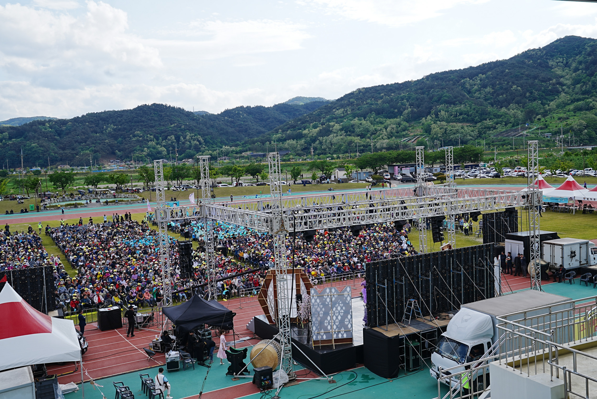 💐영덕군 효(孝)콘서트🎤3500명 관객의 환호 속에 성료!🎉1